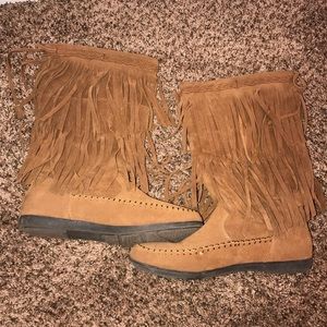 Fringe boots